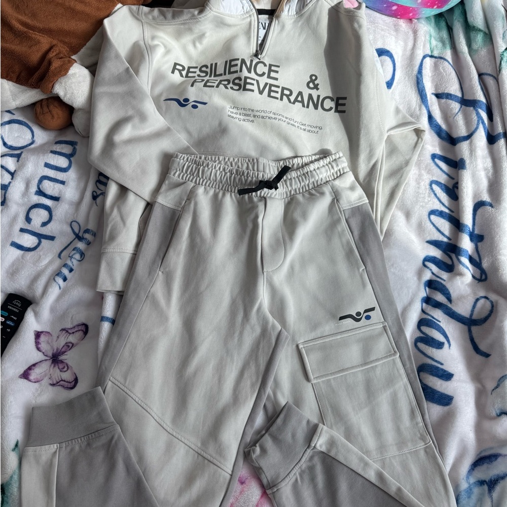 Zara Boys Kids Grey Cream Matching Sweatshirt & Joggers Set